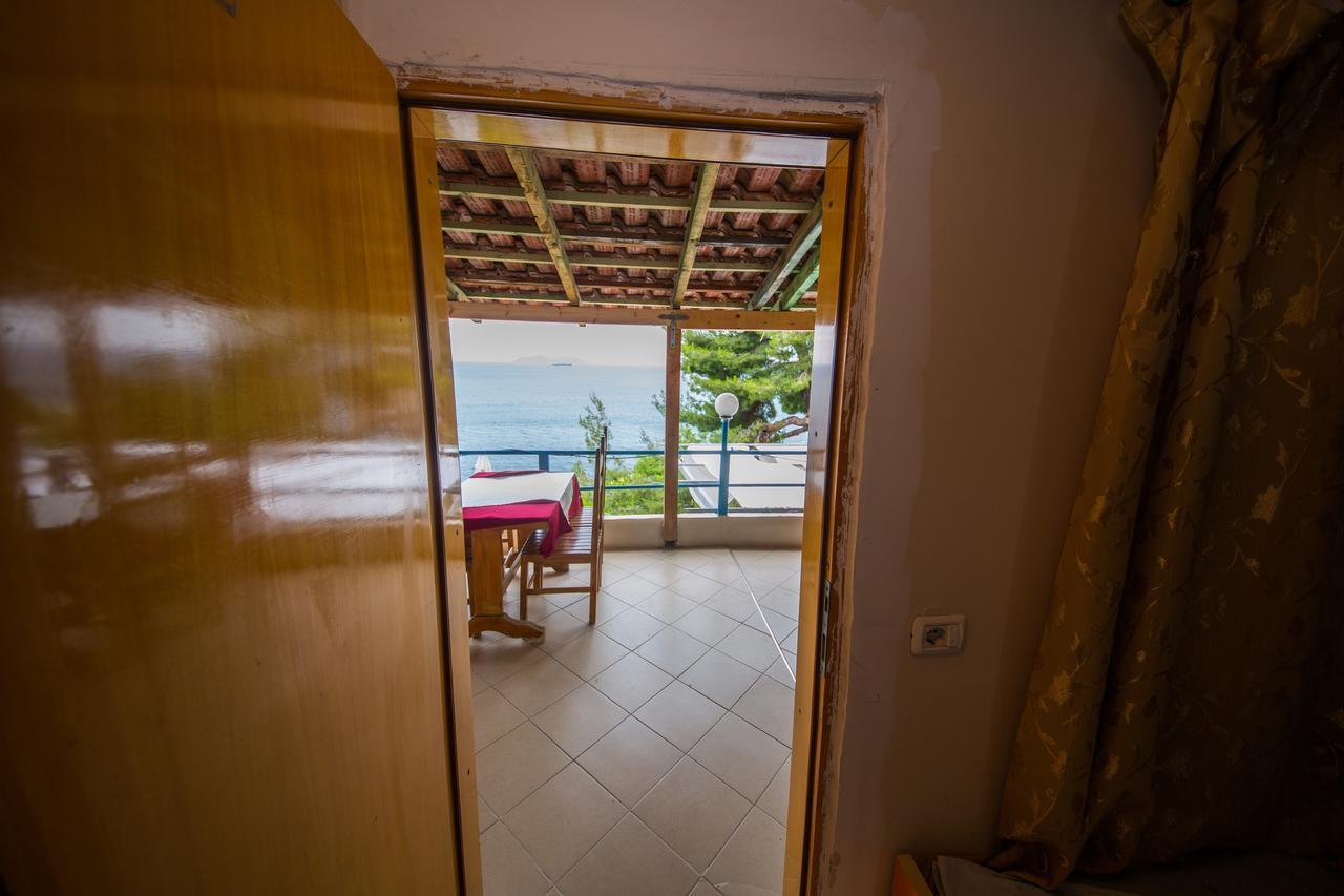 Isi Rooms Vlorë Екстериор снимка