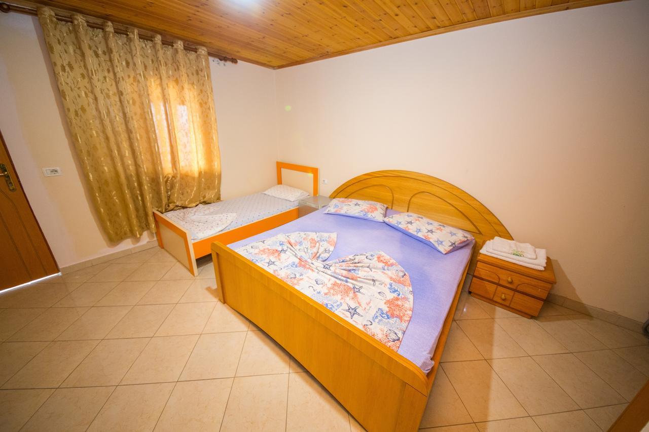 Isi Rooms Vlorë Стая снимка