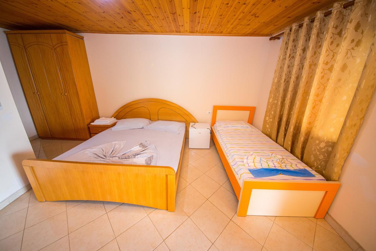 Isi Rooms Vlorë Екстериор снимка